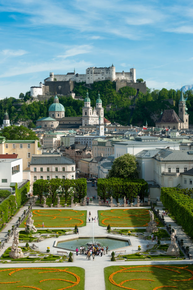 Sehenswürdigkeiten Salzburg, Blick über den Mirabellgarten auf die Salzburger Altstatdt. © SalzburgerLand Tourismus 