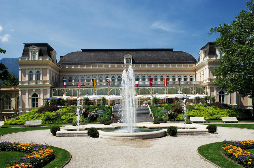 Kurhaus in Bad Ischl Gartenanlage mit Springbrunnen vor dem Kurhaus in Bad Ischl. © Österreich Werbung, Fotograf: Weinhaeupl